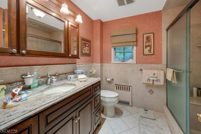 92 Louis St, Hanover Twp., NJ 07981