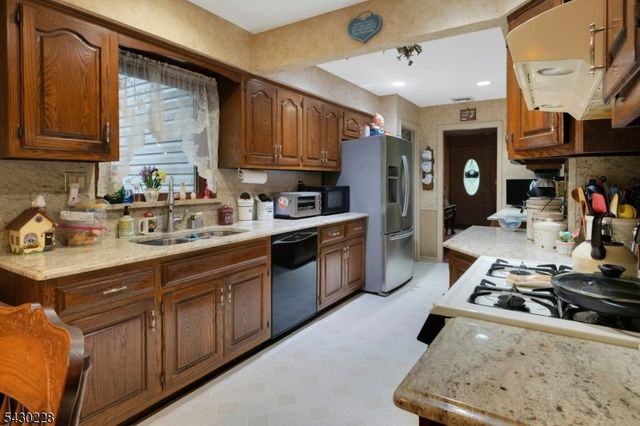92 Louis St, Hanover Twp., NJ 07981