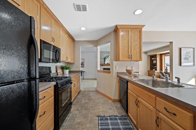 W226N8304 Friess PLACE, Lisbon, WI 53089