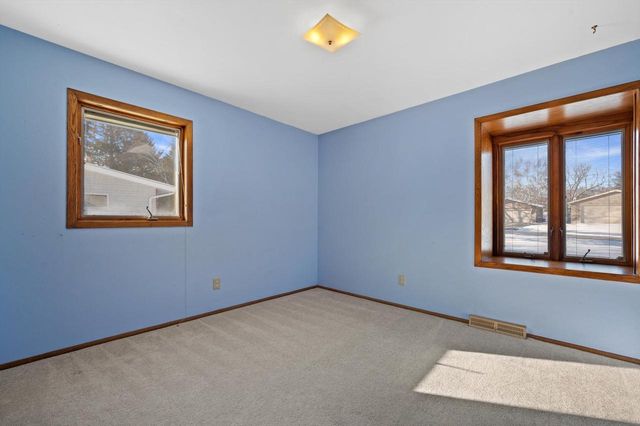 W226N8304 Friess PLACE, Lisbon, WI 53089