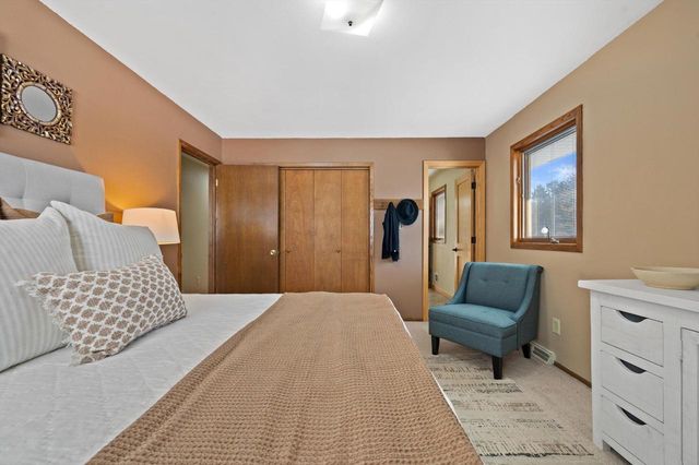 W226N8304 Friess PLACE, Lisbon, WI 53089