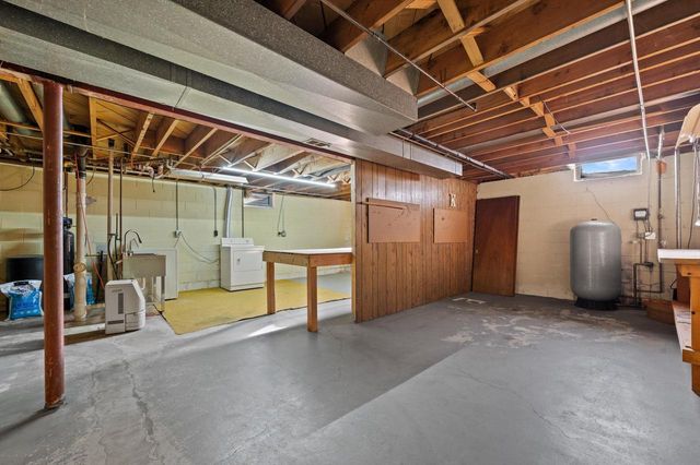 W226N8304 Friess PLACE, Lisbon, WI 53089