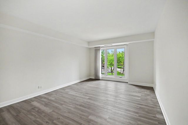 1671 Mission Hills Road 201, Northbrook, IL 60062