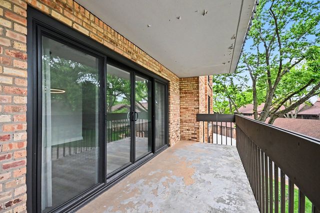 1671 Mission Hills Road 201, Northbrook, IL 60062