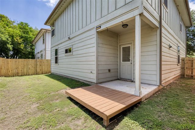 5817 Loblolly LN 69, Austin, TX 78744