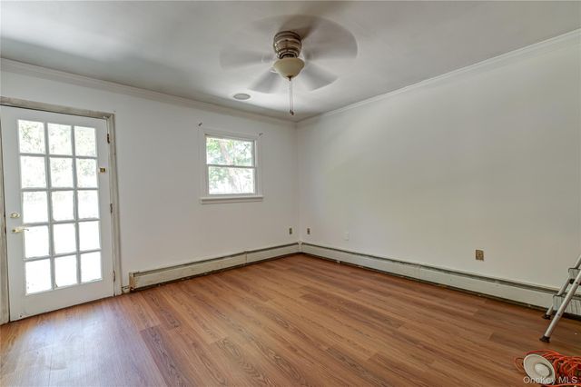 220 Windsor Avenue, Brightwaters, NY 11718