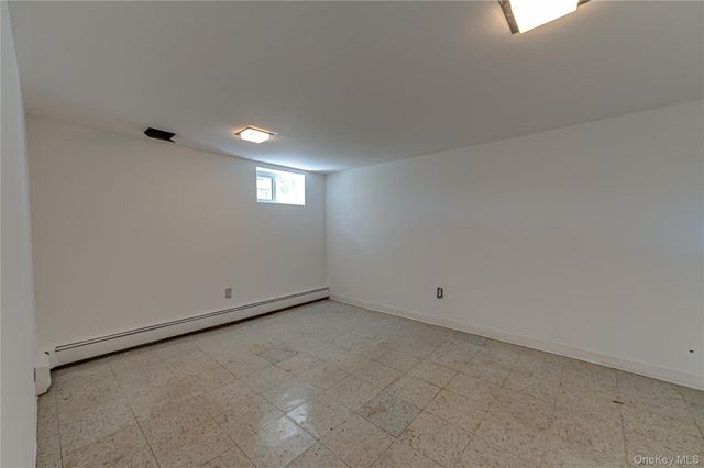220 Windsor Avenue, Brightwaters, NY 11718