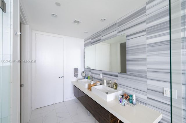 1100 Biscayne Boulevard 3302, Miami, FL 33132