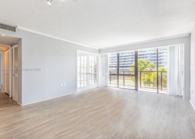 600 NE 36th St 211, Miami, FL 33137