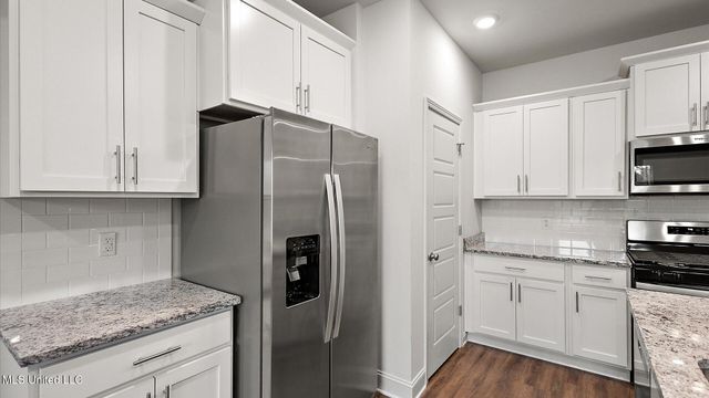 728 Honeysuckle Loop, Canton, MS 39046
