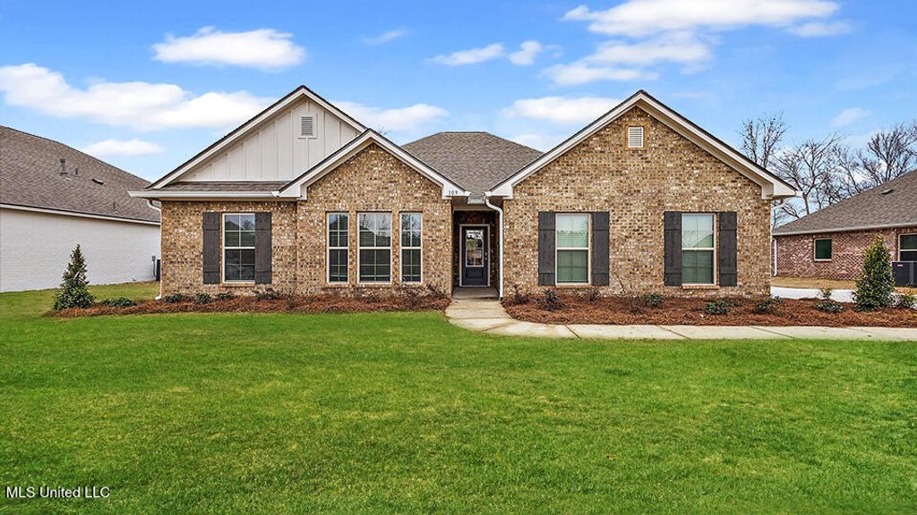 728 Honeysuckle Loop, Canton, MS 39046