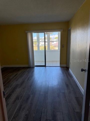 1051 79TH AVENUE N 212, St Petersburg, FL 33702