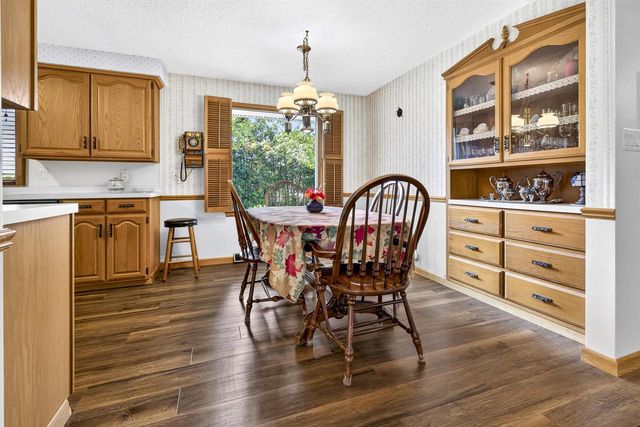 213 W WEILAND AVENUE, Appleton, WI 54911