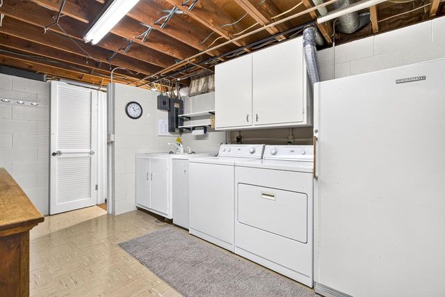 213 W WEILAND AVENUE, Appleton, WI 54911