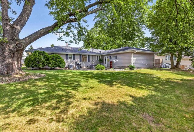213 W WEILAND AVENUE, Appleton, WI 54911