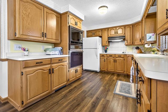 213 W WEILAND AVENUE, Appleton, WI 54911