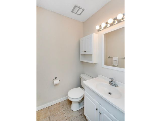 1216 Trailwood S, Hopkins, MN 55343