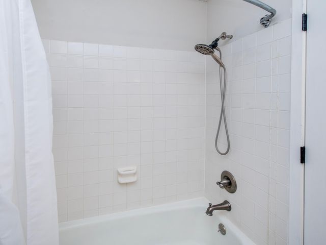 1216 Trailwood S, Hopkins, MN 55343