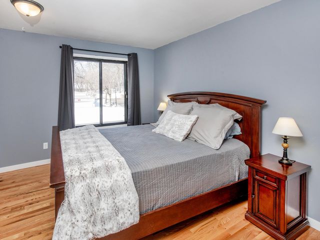 1216 Trailwood S, Hopkins, MN 55343