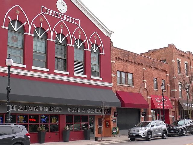 1216 Trailwood S, Hopkins, MN 55343