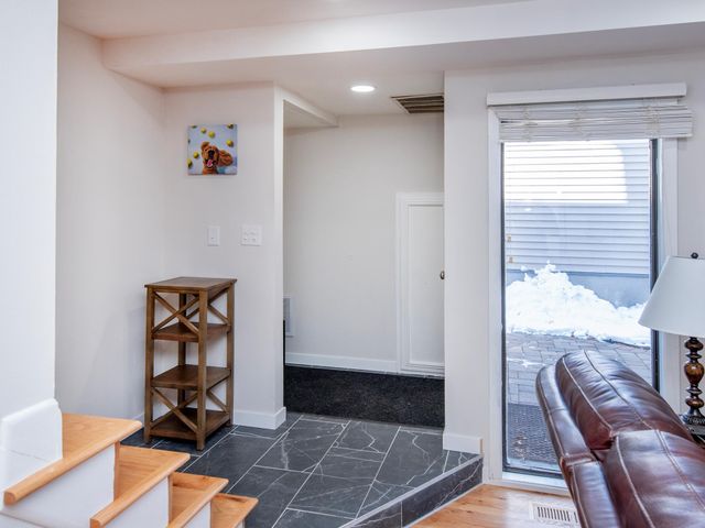 1216 Trailwood S, Hopkins, MN 55343