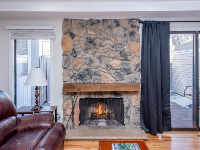 1216 Trailwood S, Hopkins, MN 55343