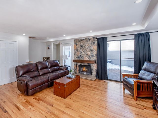 1216 Trailwood S, Hopkins, MN 55343