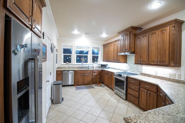 5221 Playa Drive, Sherman, TX 75090