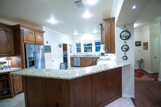 5221 Playa Drive, Sherman, TX 75090