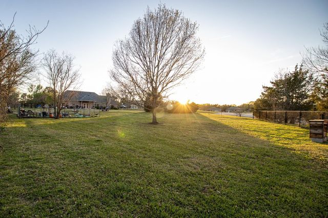 5221 Playa Drive, Sherman, TX 75090