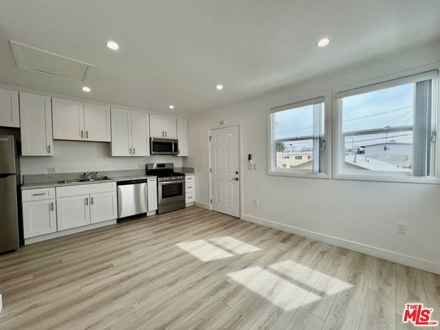 1321 N Normandie Avenue, Los Angeles, CA 90027