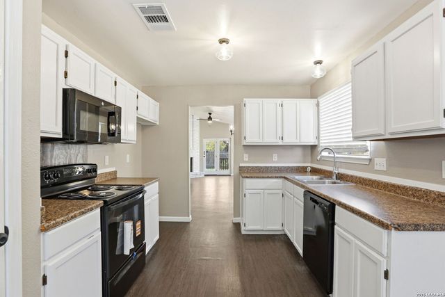 5223 Lakebend East DR, San Antonio, TX 78244