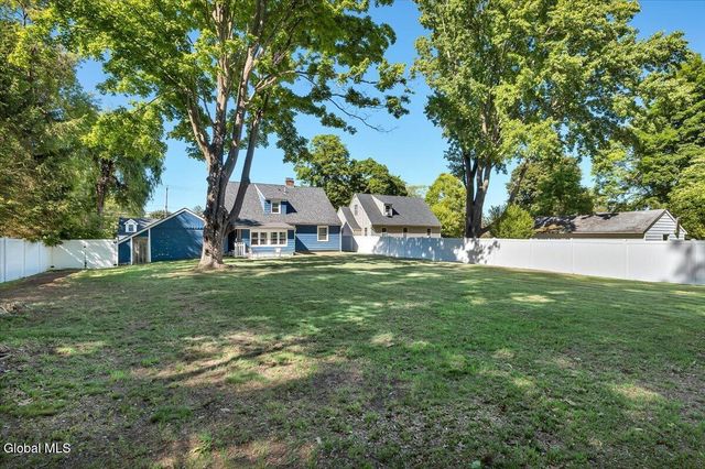 13 Van Buren Road, Glenville, NY 12302