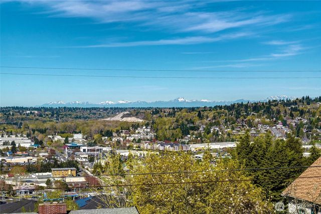 808 Renton Avenue S, Renton, WA 98057