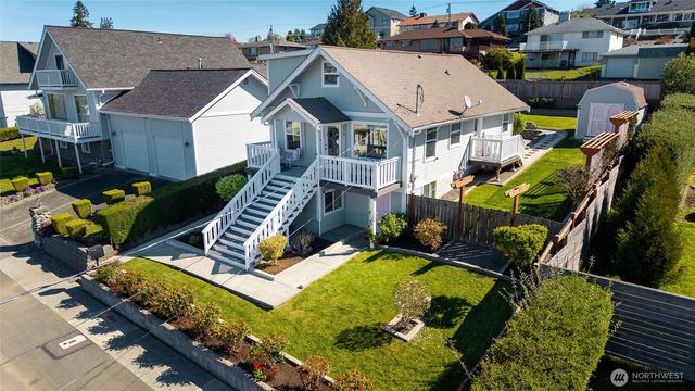808 Renton Avenue S, Renton, WA 98057