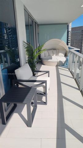 200 Biscayne Boulevard Way 3907, Miami, FL 33131