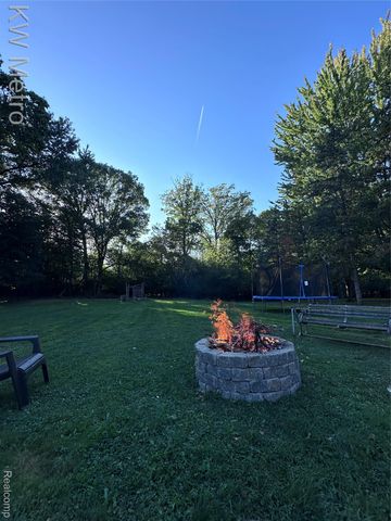 28143 David Street, Farmington Hills, MI 48334