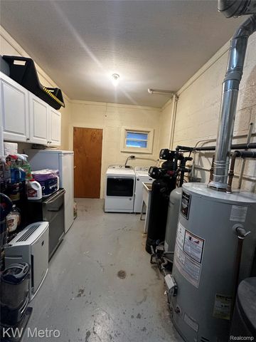 28143 David Street, Farmington Hills, MI 48334