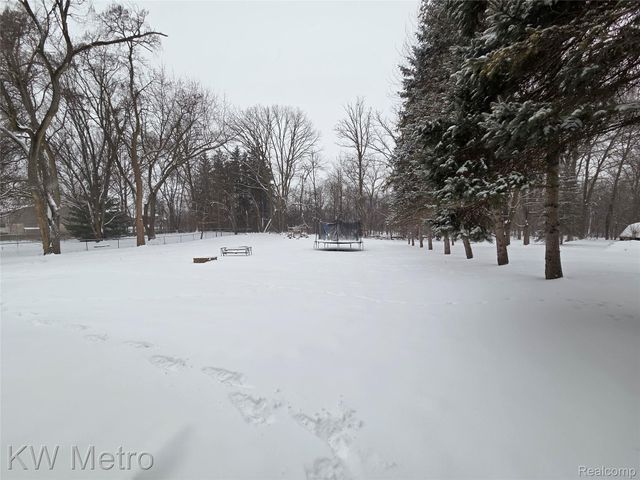 28143 David Street, Farmington Hills, MI 48334