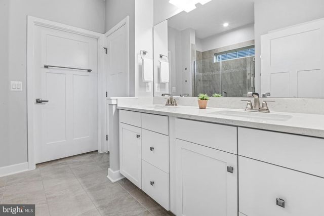 3231 THORNAPPLE DR, Frederick, MD 21704