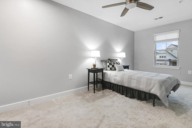 3231 THORNAPPLE DR, Frederick, MD 21704