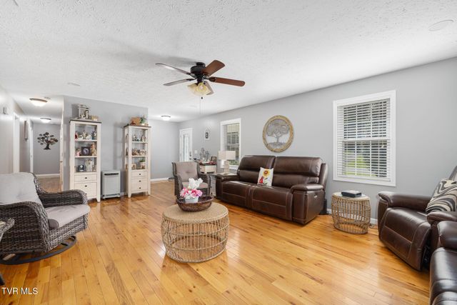 214 Sunny Hill Court, Fall Branch, TN 37656
