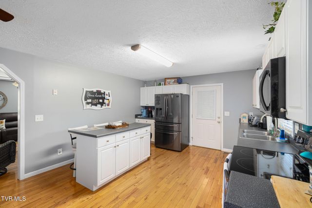 214 Sunny Hill Court, Fall Branch, TN 37656