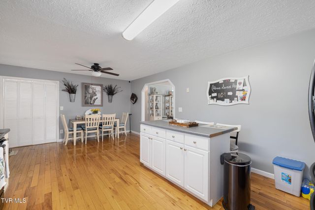 214 Sunny Hill Court, Fall Branch, TN 37656