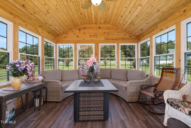 214 Sunny Hill Court, Fall Branch, TN 37656