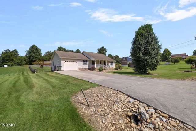 214 Sunny Hill Court, Fall Branch, TN 37656