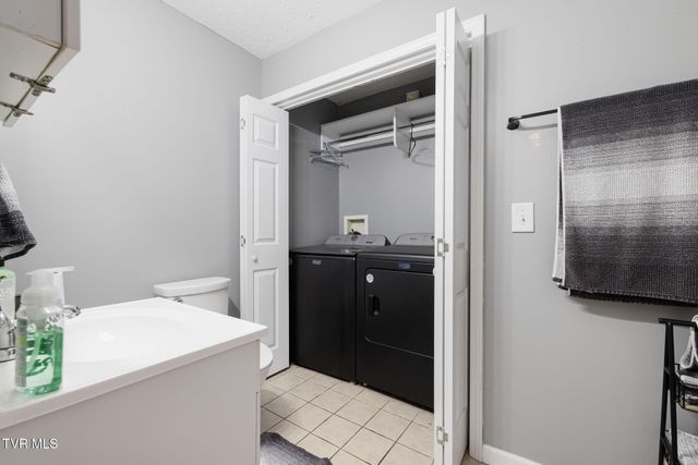 214 Sunny Hill Court, Fall Branch, TN 37656