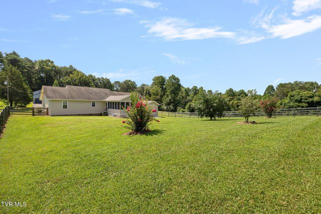 214 Sunny Hill Court, Fall Branch, TN 37656