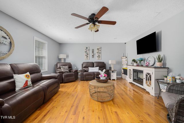 214 Sunny Hill Court, Fall Branch, TN 37656