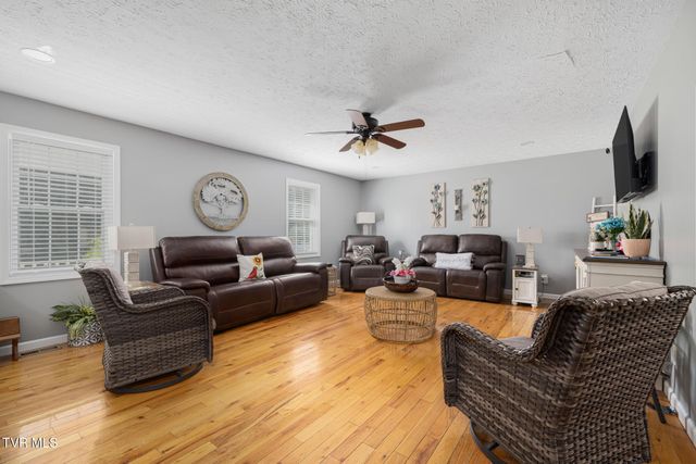 214 Sunny Hill Court, Fall Branch, TN 37656